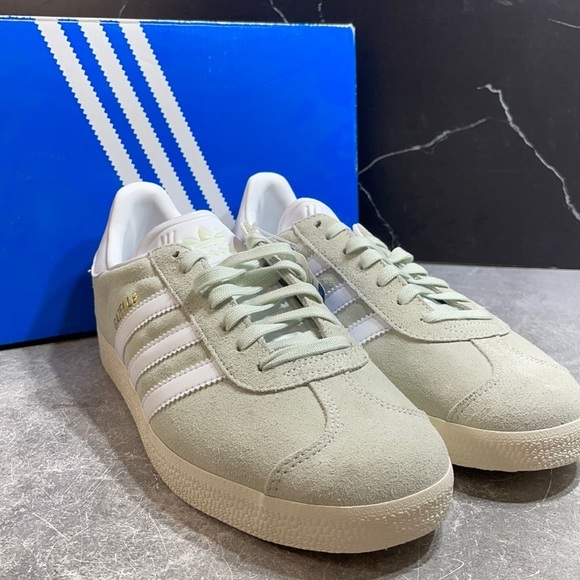 adidas Gazelle Sneakers